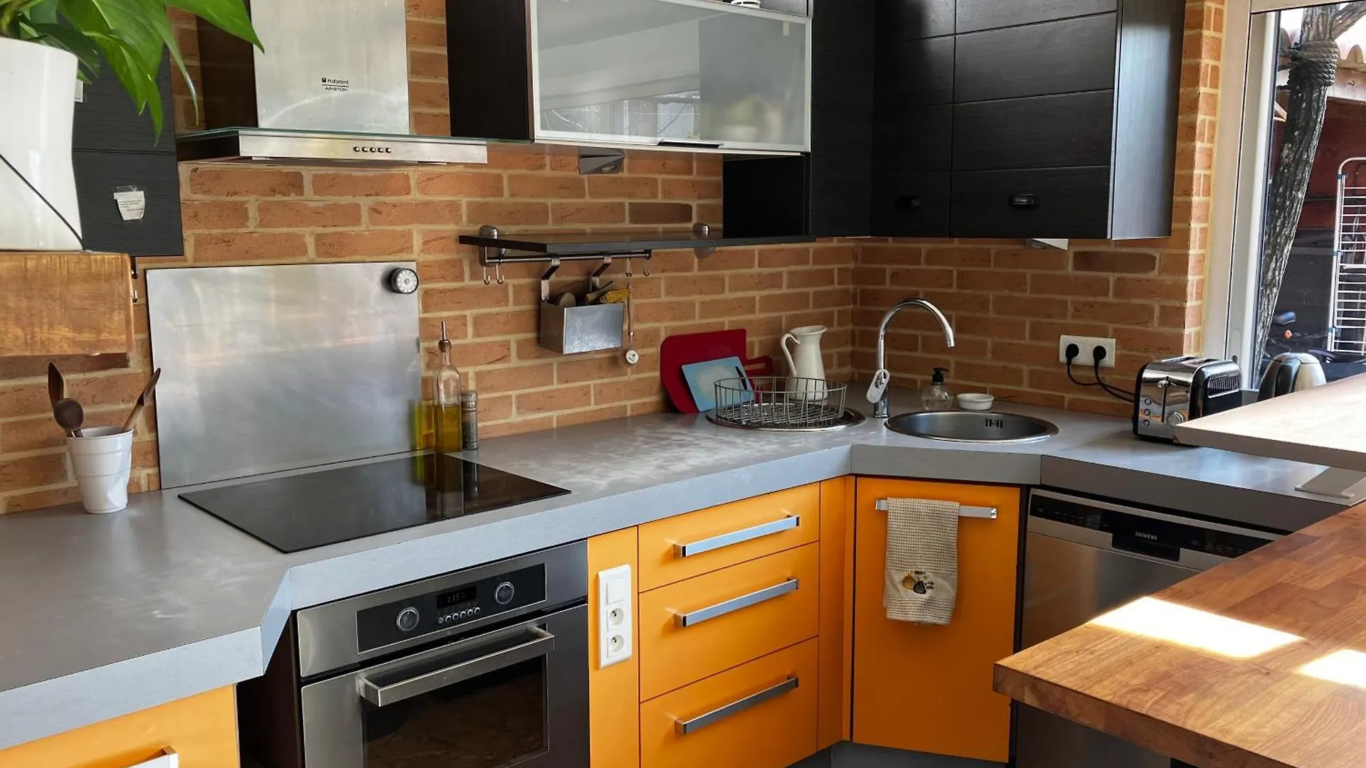 Holiday home Maison Valence Petit Jardin